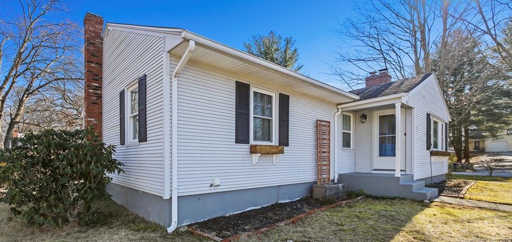 48 Woodland Dr, North Windham, CT 06280
