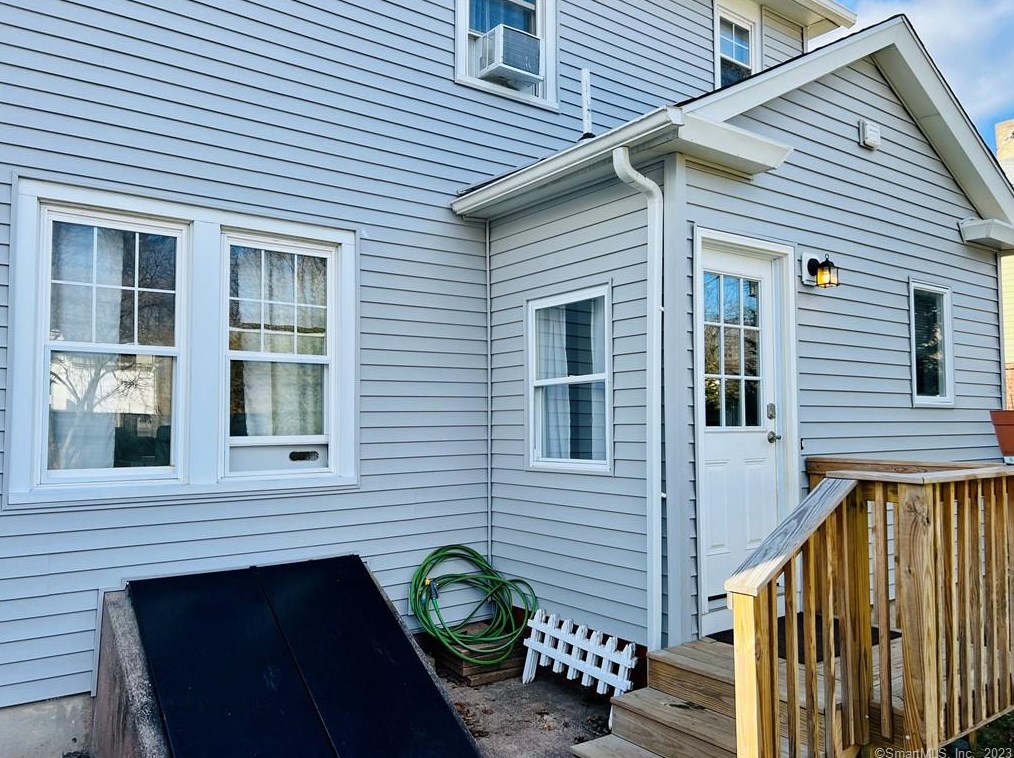 31 Laurel St, Middletown, CT 06457