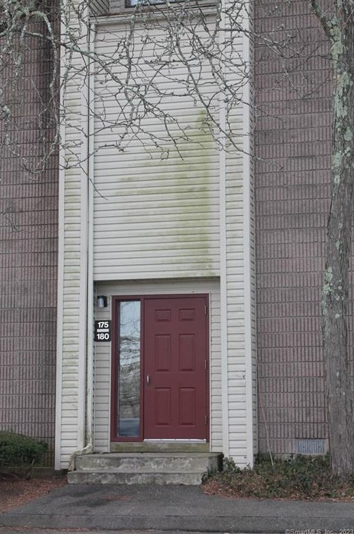 176 Burgundy Hill Ln #176, Middletown, CT 06457
