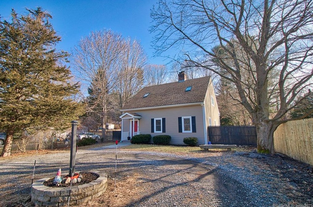 38 N Riverside Ave, Terryville, CT 06786