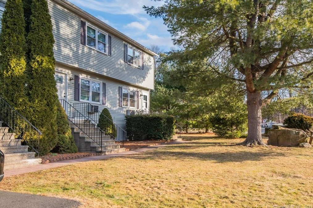 4 Laird Dr, Bristol, CT 06010
