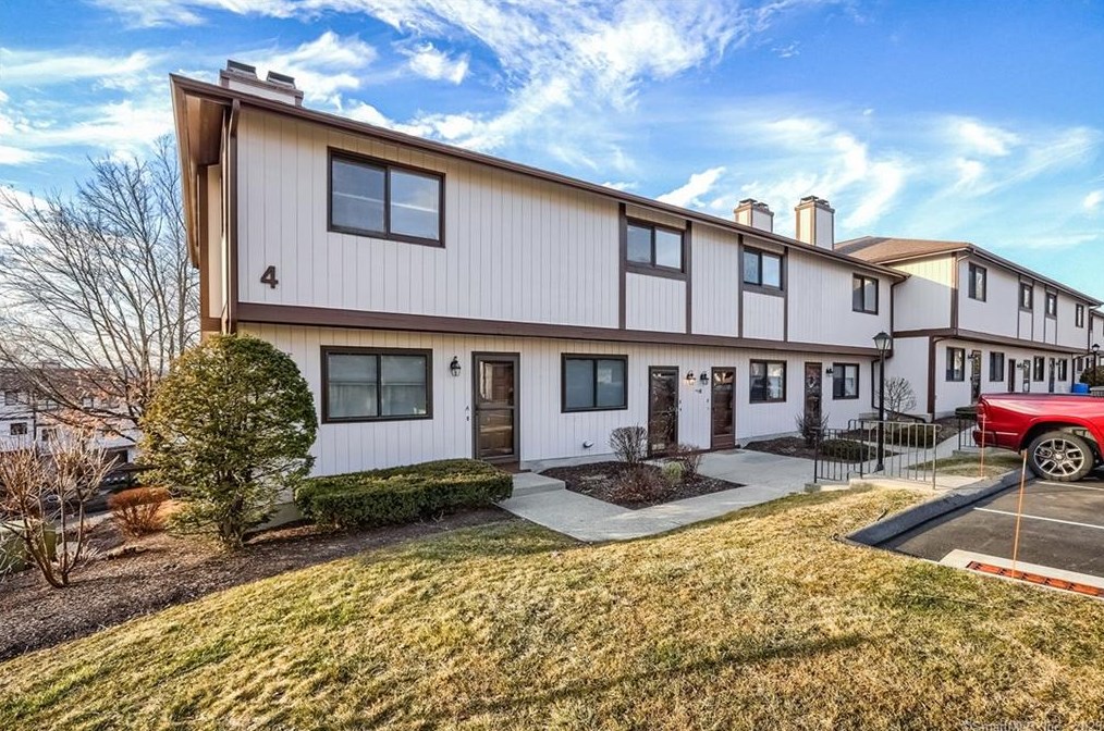 27 Crows Nest Ln #4b, Danbury, CT 06810