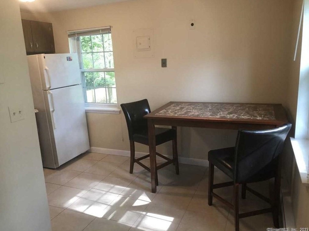 117 Shadow Ln #b 4, Hartford, CT 06110