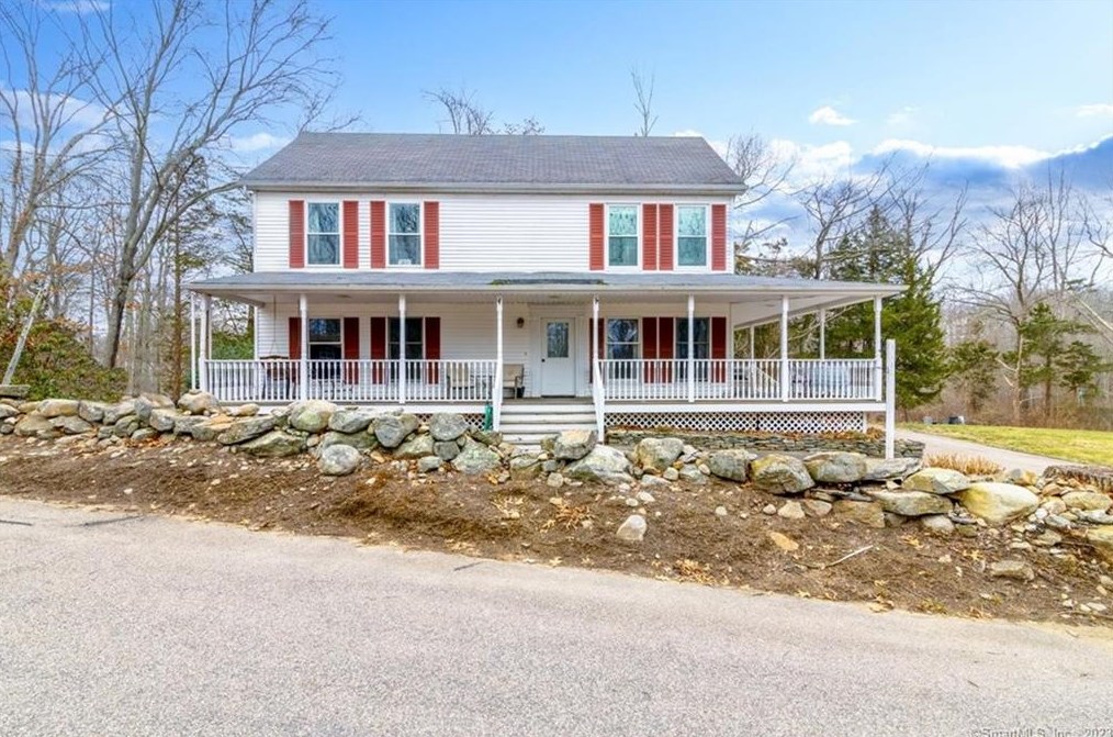 28 Way Hill Rd, Waterford, CT 06385