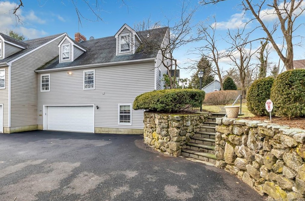 129 Richmond Hill Rd #129, New Canaan, CT 06840