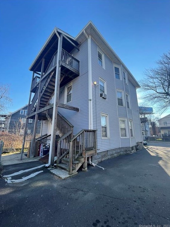 245 Beardsley St, Bridgeport, CT 06607