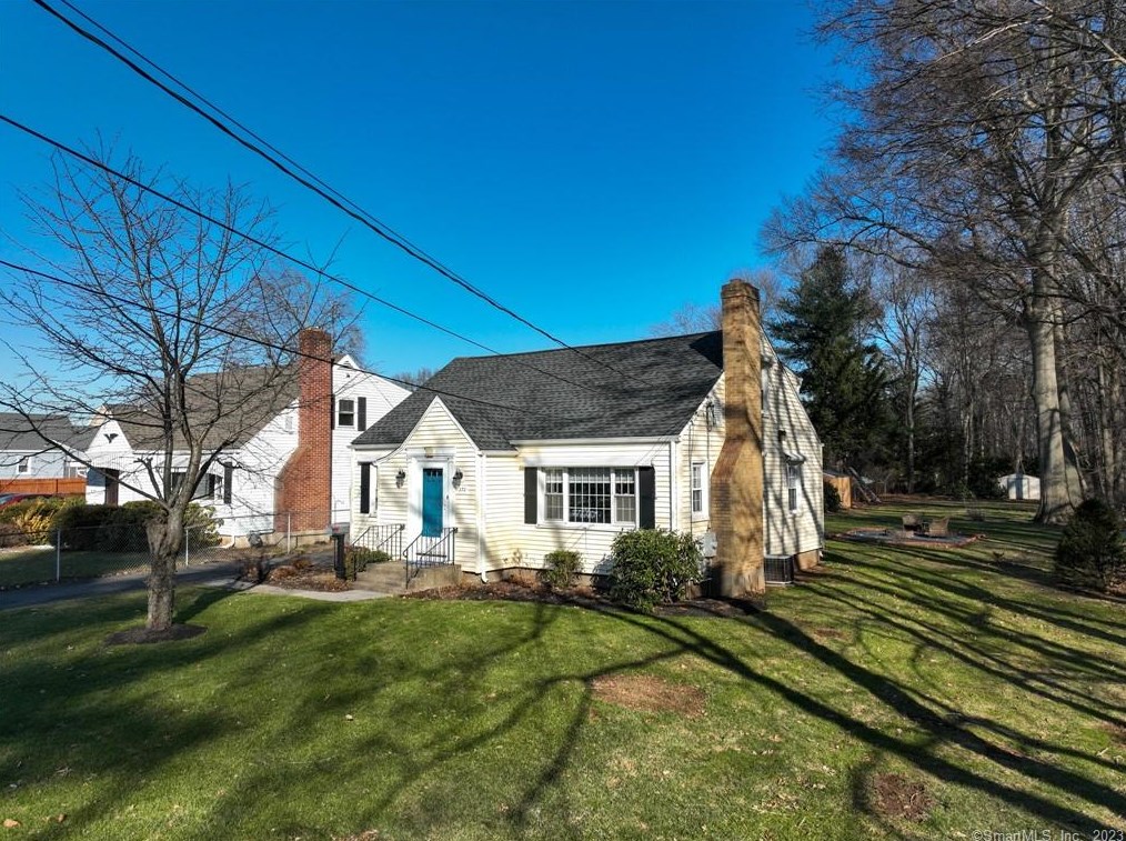 274 Maple Hill Ave, Hartford, CT 06111-2729