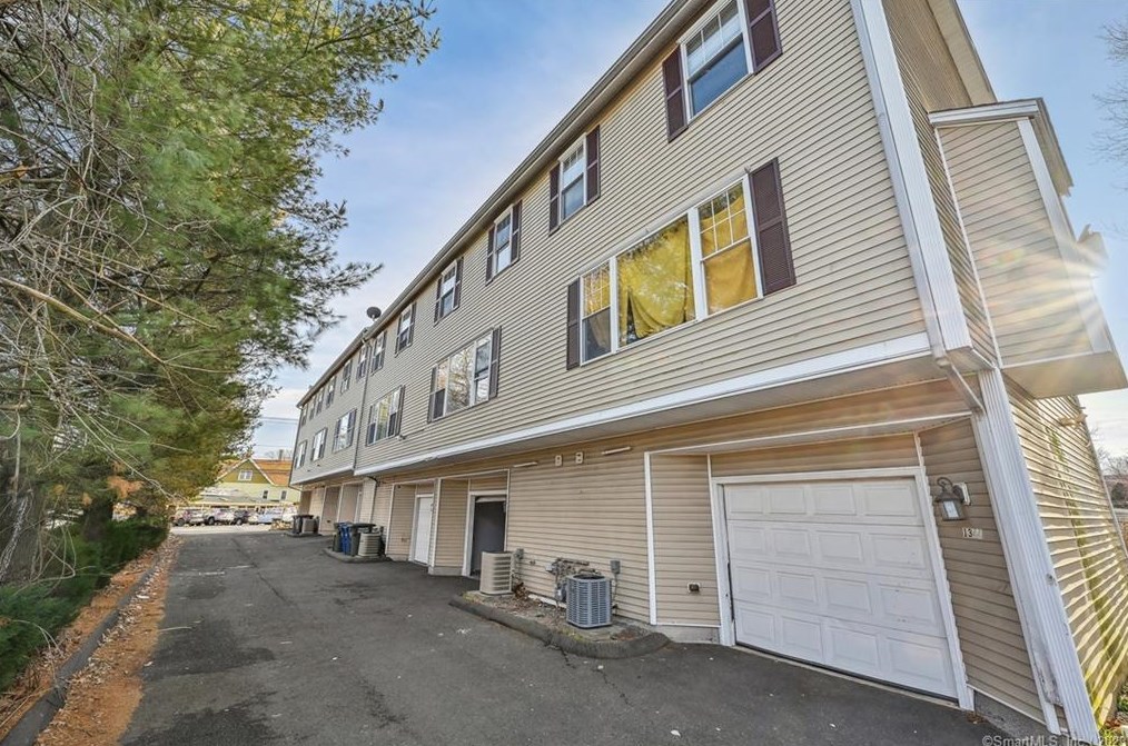 1342 North Ave, Bridgeport, CT 06604