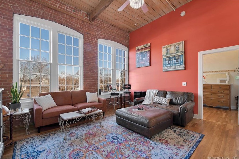 10 Main St #410, Kensington, CT 06037