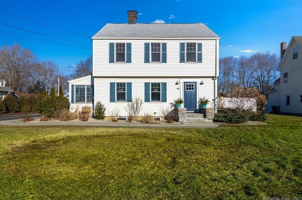 92 Grove St, Clinton CT  06413-1907 exterior