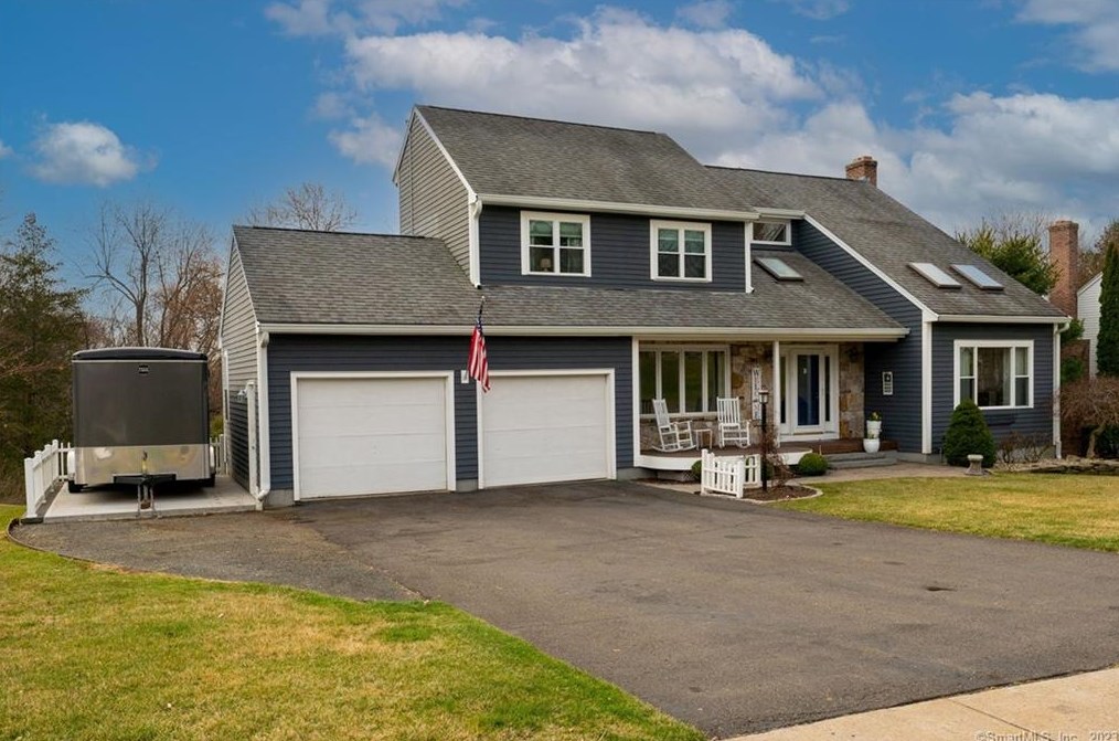 3 Doerring Dr, Cromwell, CT 06416-2008