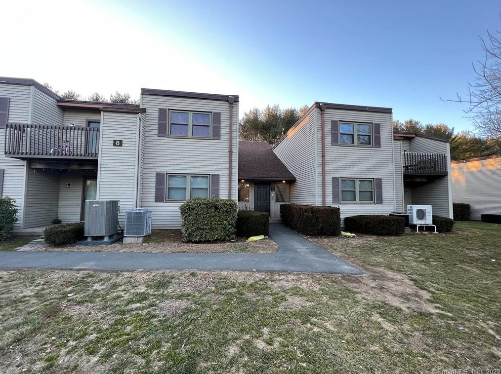 807 Twin Circle Dr #807, Wapping, CT 06074