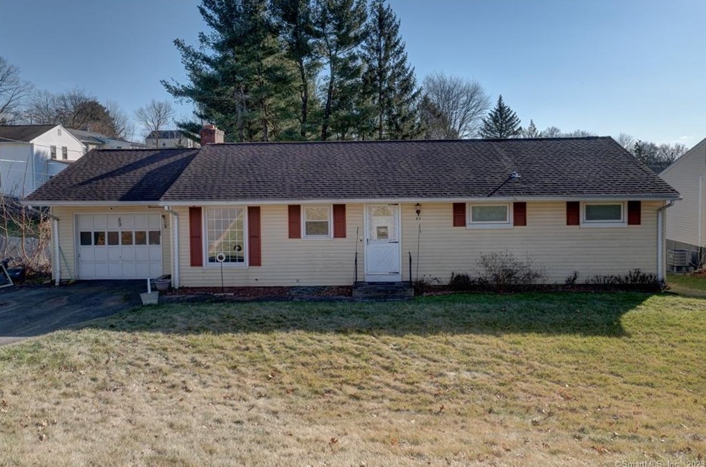 89 Foster St, Hartford, CT 06111-4909