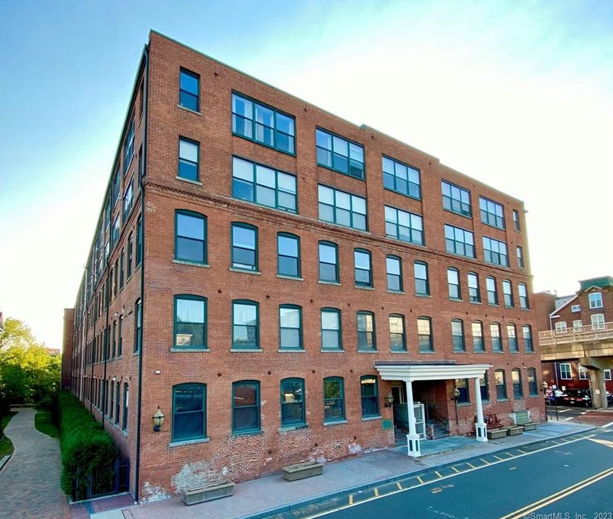 145 Canal #314, Huntington, CT 06484