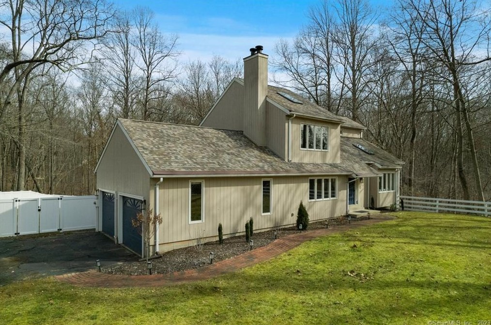 7 Partridge Ln, Guilford, CT 06437
