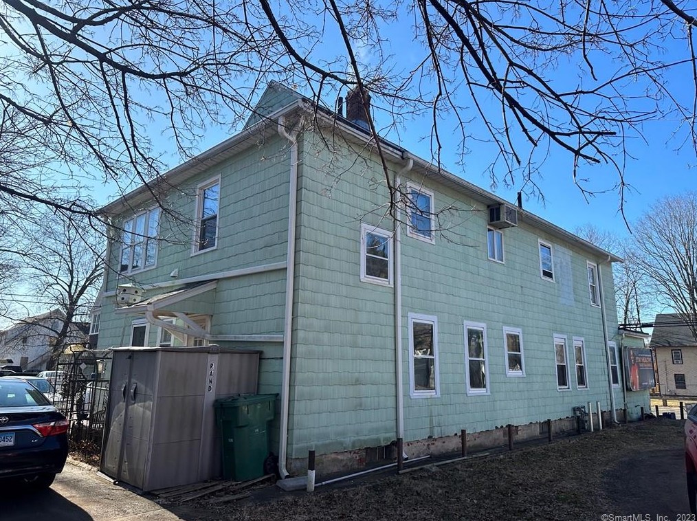 131 Spruce St, Manchester, CT 06040