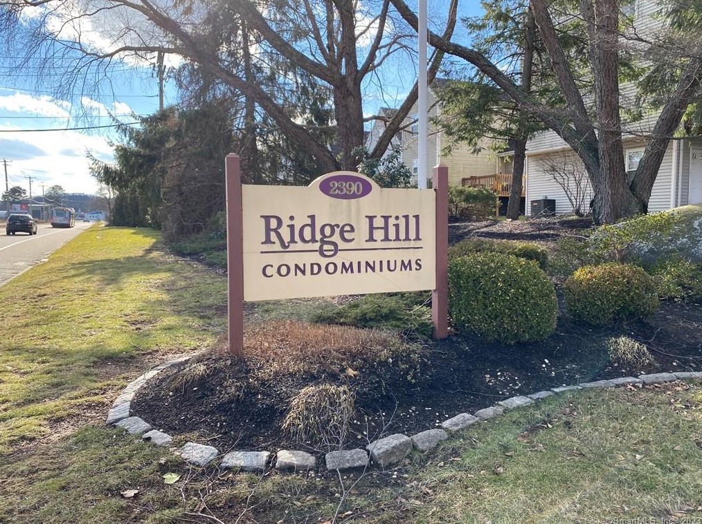 2390 State St, New Haven CT 06517-3716 exterior