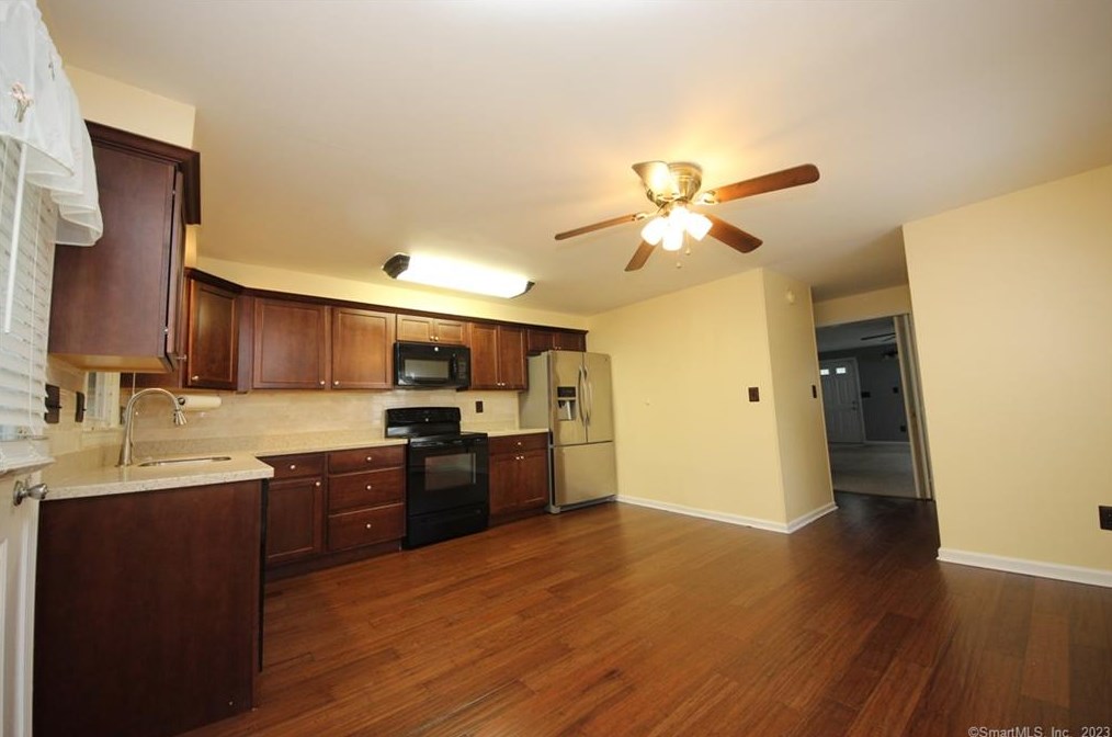 192 Robert Treat Dr, Milford, CT 06460