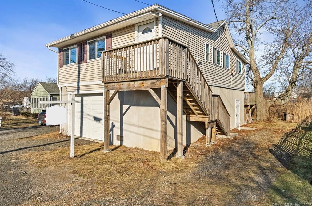 15 Sibley Ln, New Haven, CT 06512-4532
