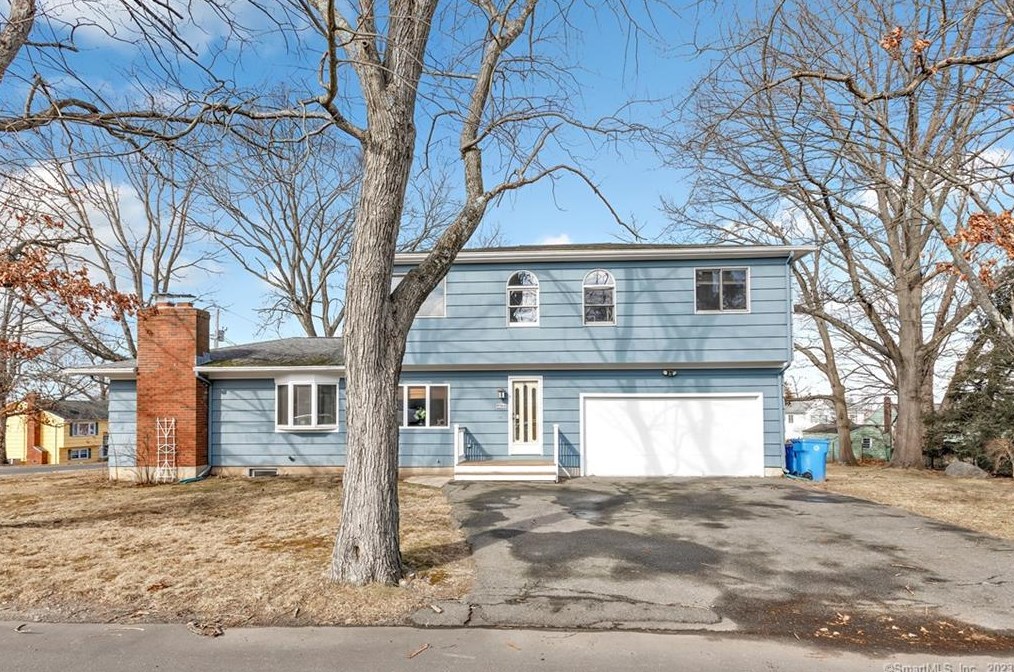 70 Toas St, Huntington, CT 06484