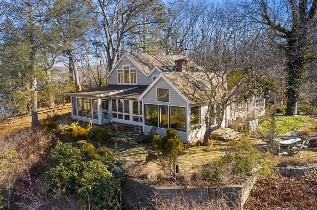 19 Parkers Point Rd, Chester, CT 06412