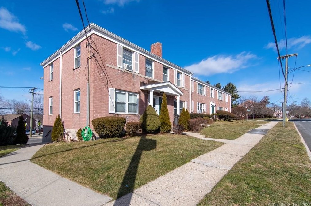 138 Seaton Rd #138, Stamford, CT 06902
