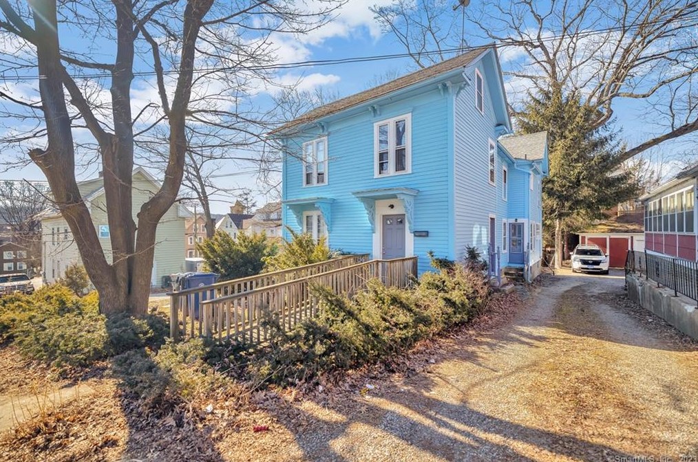 14 Chestnut St, Chestnut Hill, CT 06226-2432