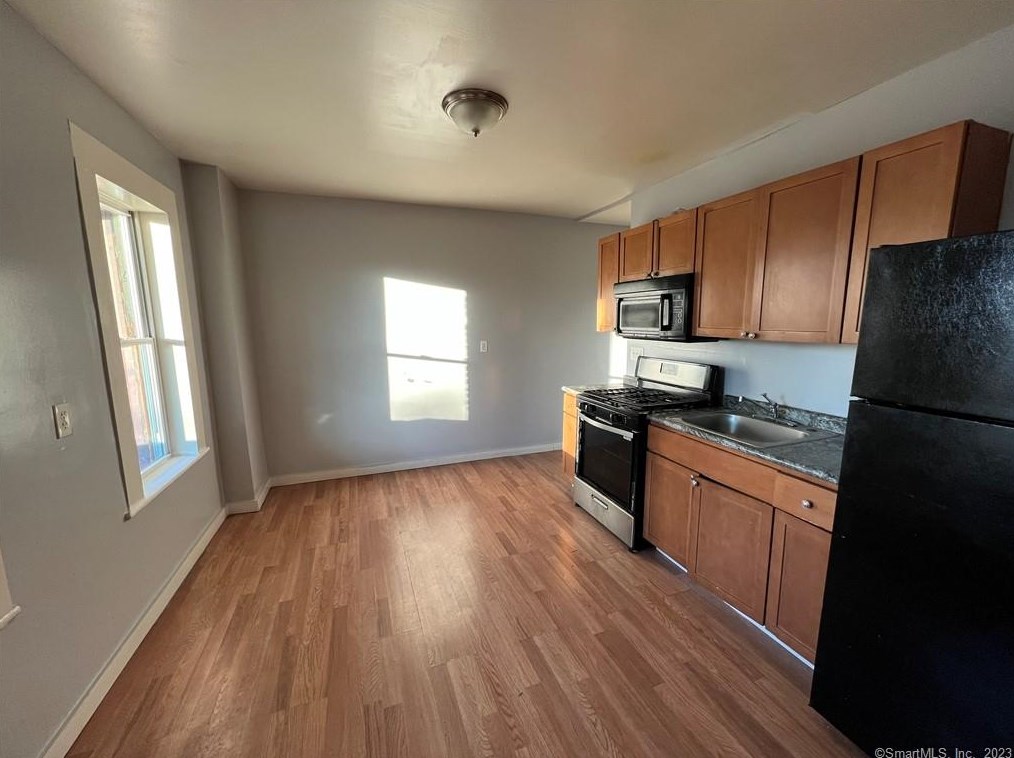 701 Hallett St #2r, Bridgeport, CT 06608