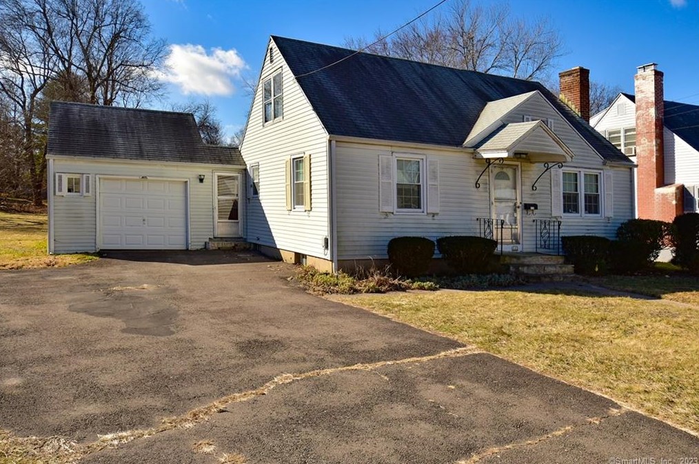111 Walnut St, Hartford, CT 06108-2975