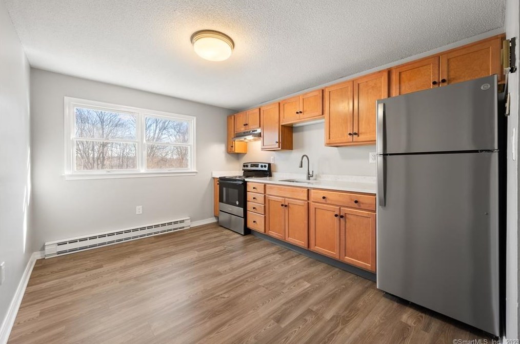 191 Oneco Ave #4, United States Coast Guard Ac, CT 06320