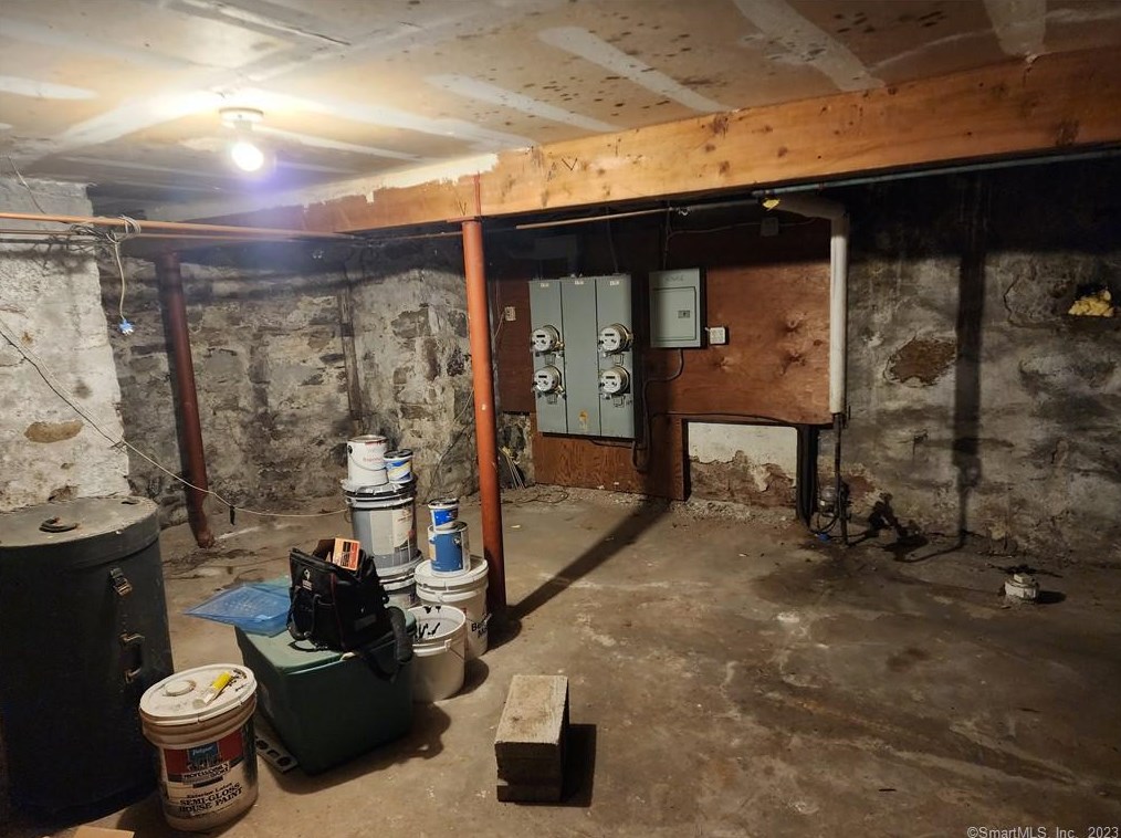 393 Lombard St, New Haven CT 06513-2954 exterior