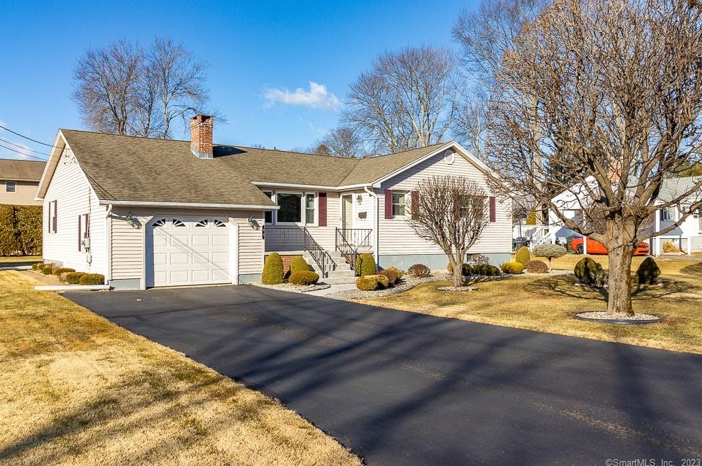 43 Edward St, Hartford, CT 06108-1673