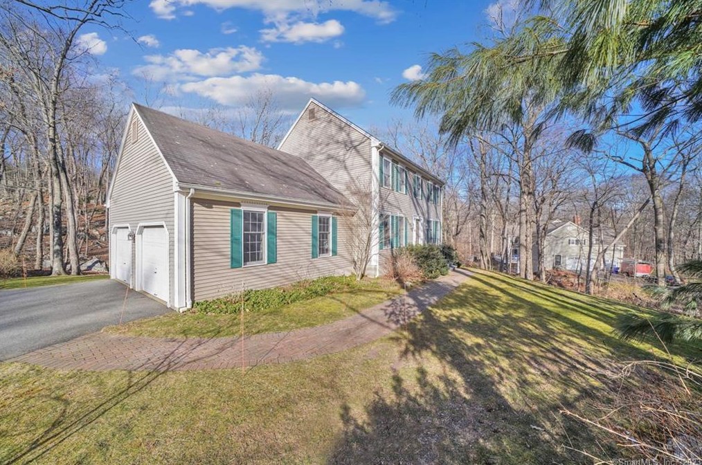 72 Shoddy Mill Rd, Manchester, CT 06043