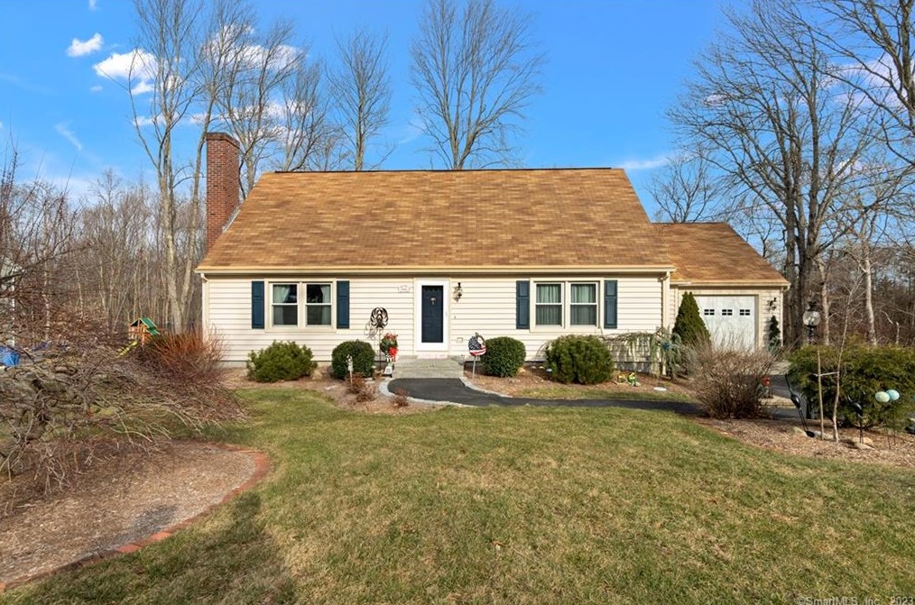 41 Carol Dr, Uncasville, CT 06382