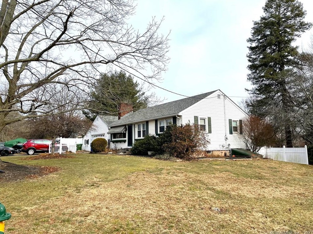120 Old Mill Rd, Middletown, CT 06457