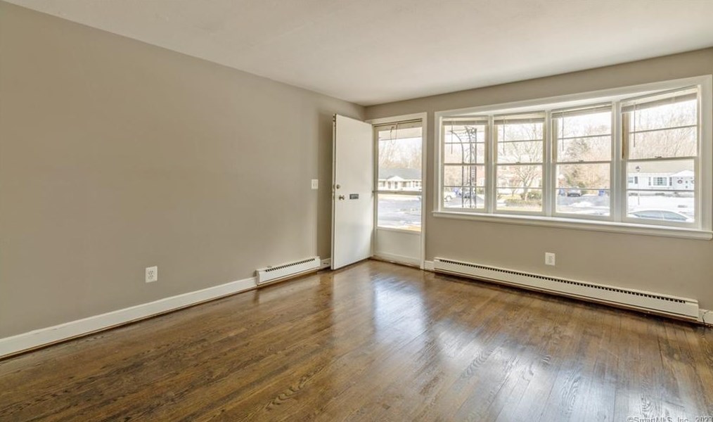 15 Coburn Cir #15, Hartford, CT 06111