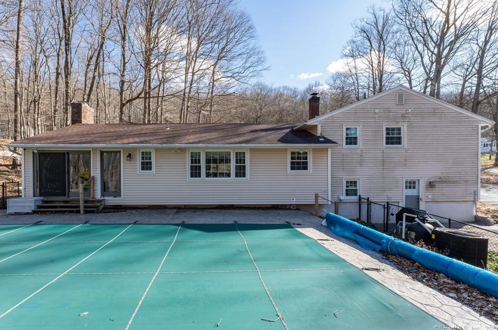 94 Skylark Dr, Northford, CT 06472