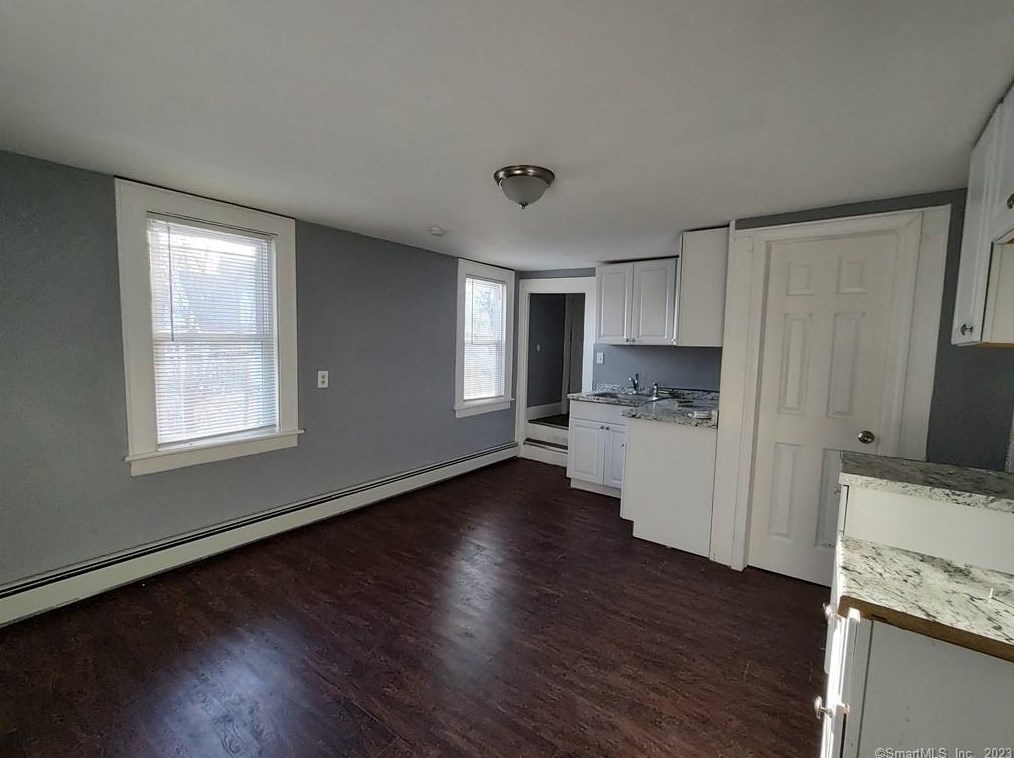25 Pershing Dr, Ansonia, CT 06401