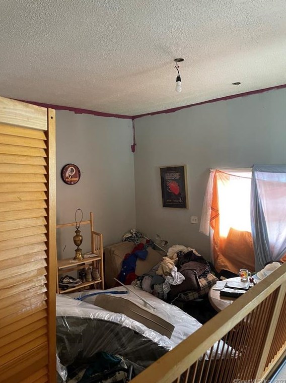 561 Sylvan Ave, Waterbury, CT 06706