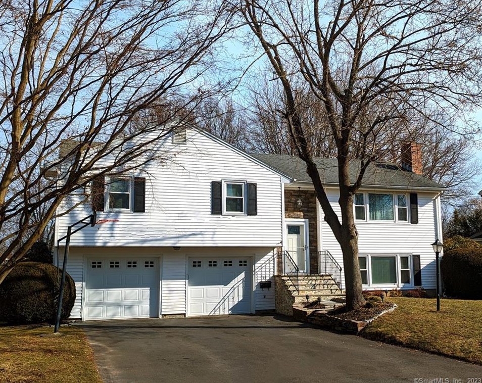 22 Ivy Ln, Hartford, CT 06109-2515
