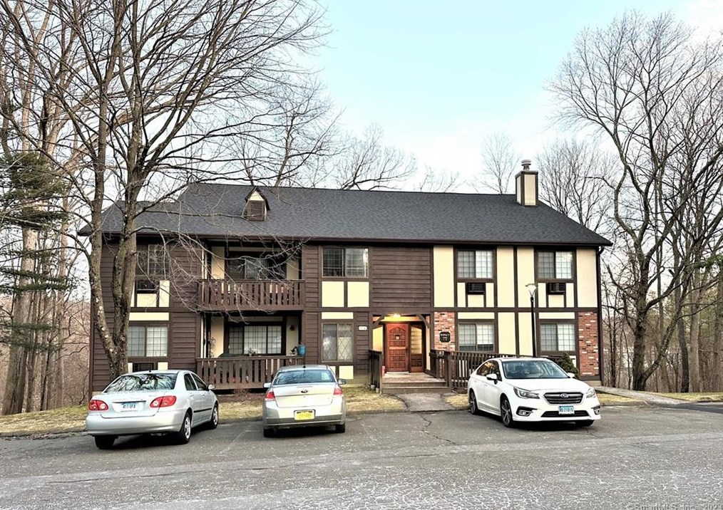 6 Carlisle Ct #6, Brookfield Center, CT 06804