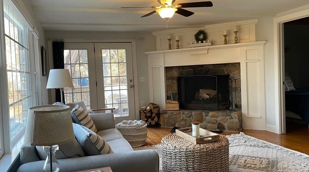 35 Milford Rd, Guilford, CT 06437