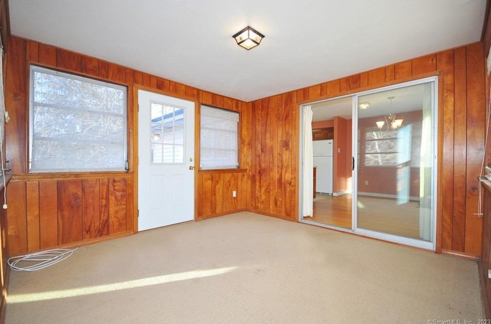 161 Waranoke Rd, Manchester, CT 06040