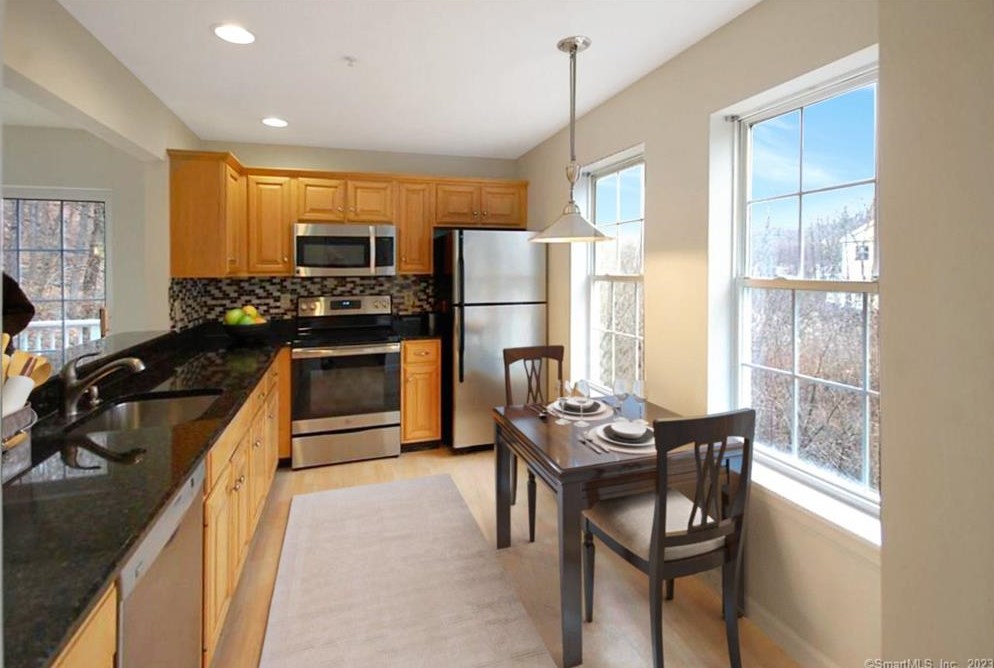 633 Danbury Rd #22, Ridgefield, CT 06877
