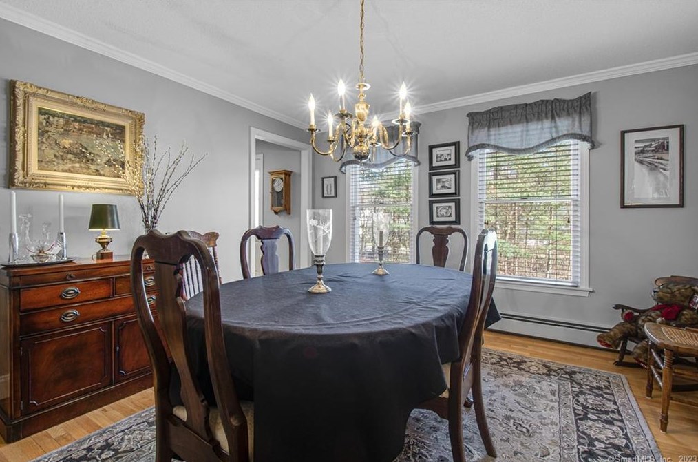 43 Pine Glen Rd, Simsbury CT 06070-2713 exterior