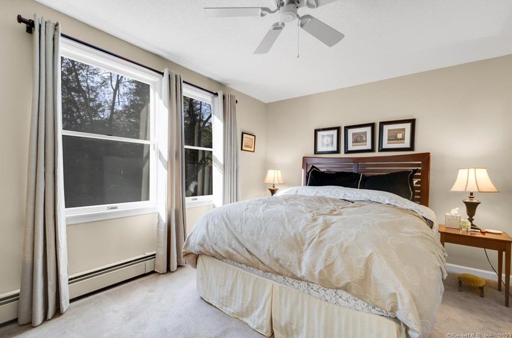 43 Pine Glen Rd, Simsbury CT 06070-2713 exterior