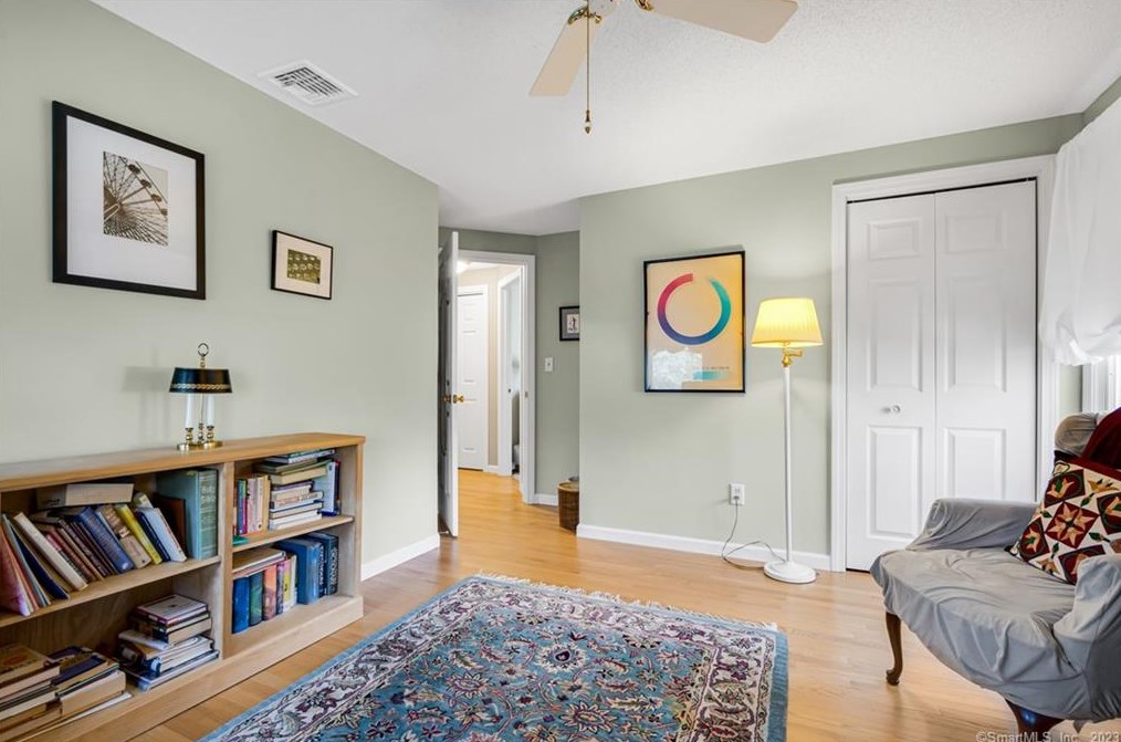 43 Pine Glen Rd, Simsbury CT 06070-2713 exterior