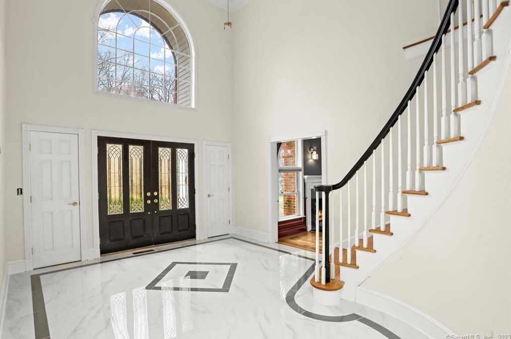 215 Paddock Hill Ln, Fairfield, CT 06824