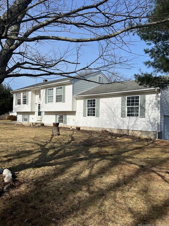 4 Brian Blvd, Uncasville, CT 06382