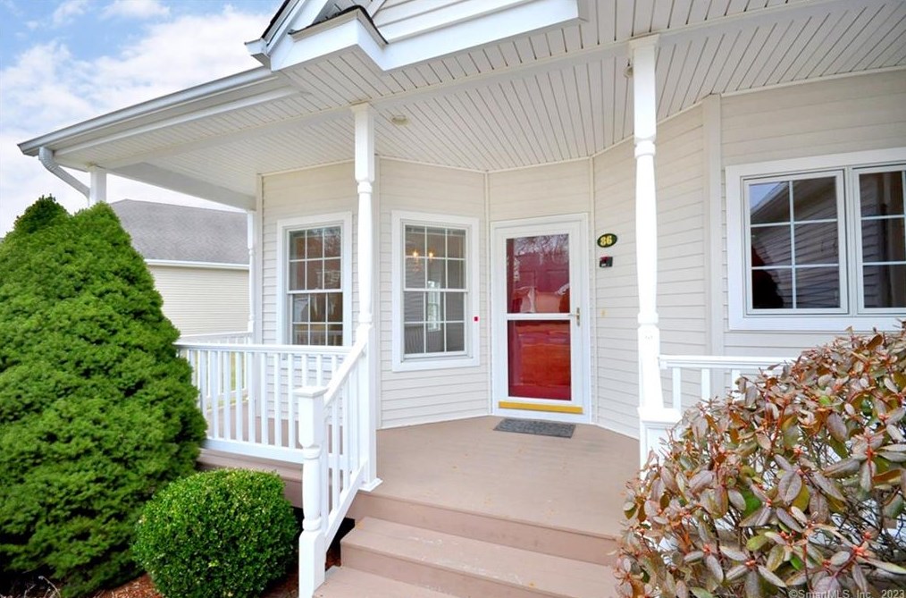 86 Hunt Glen Dr #86, Granby, CT 06035